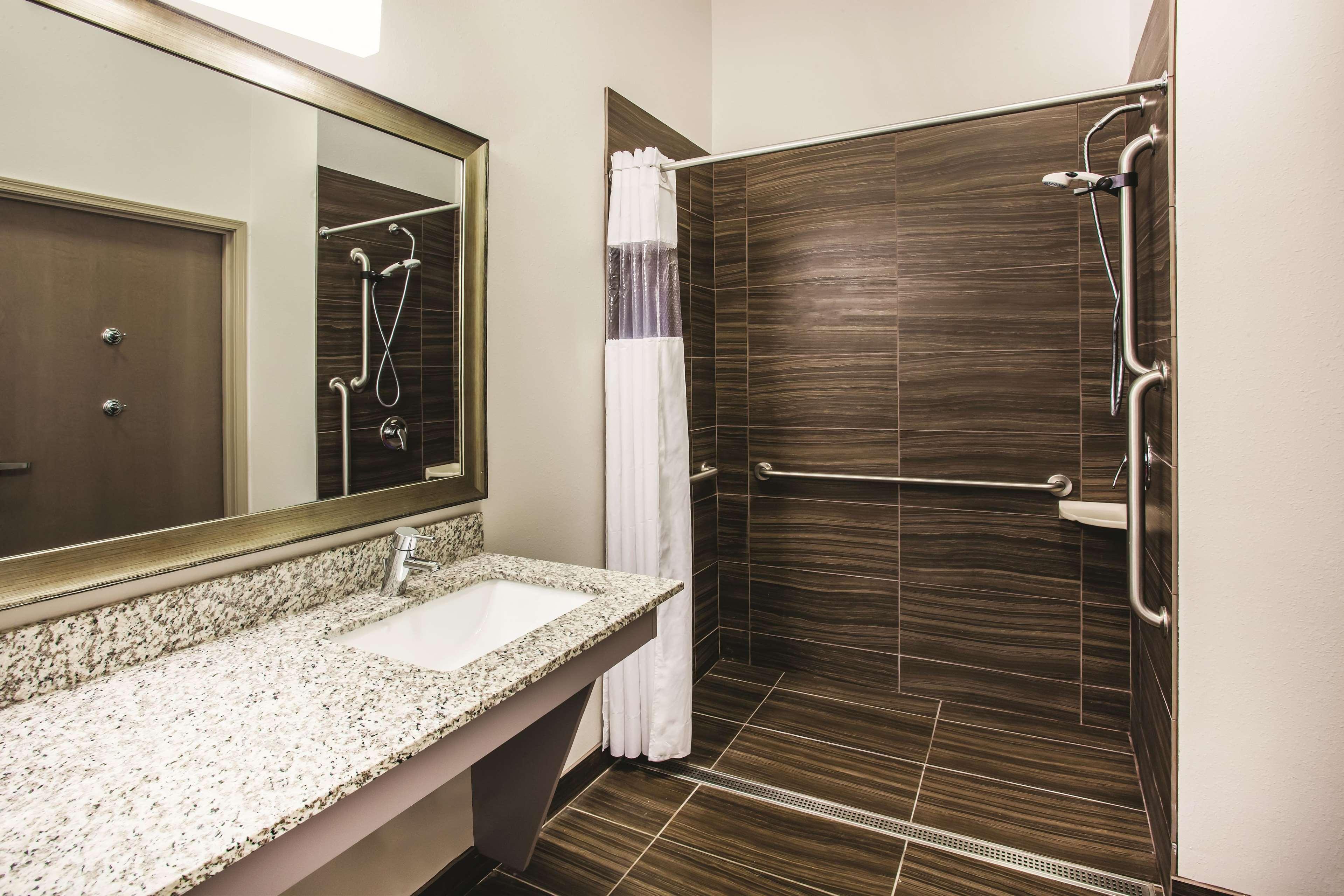 La Quinta By Wyndham St. Paul-Woodbury Hotel Buitenkant foto