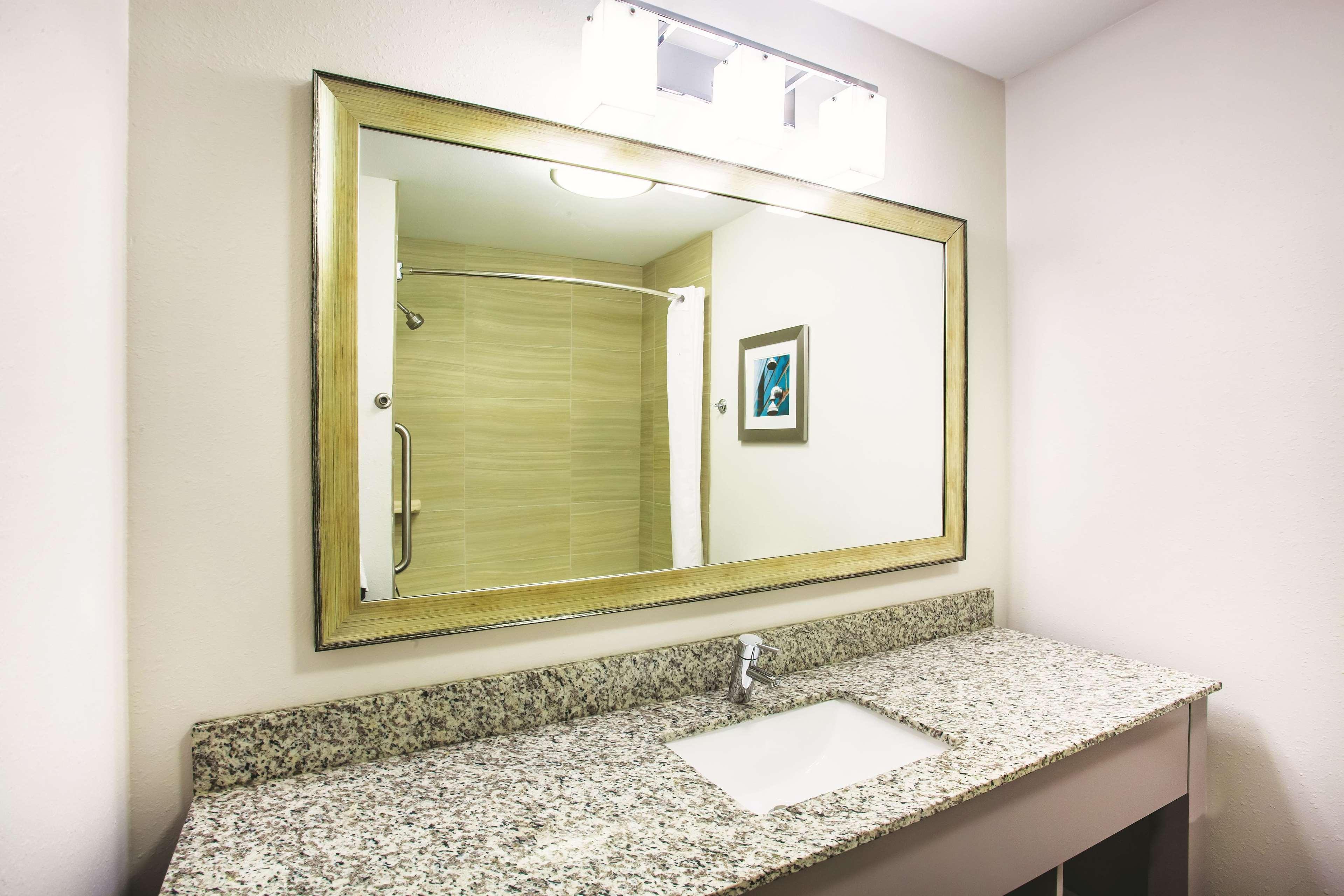 La Quinta By Wyndham St. Paul-Woodbury Hotel Buitenkant foto