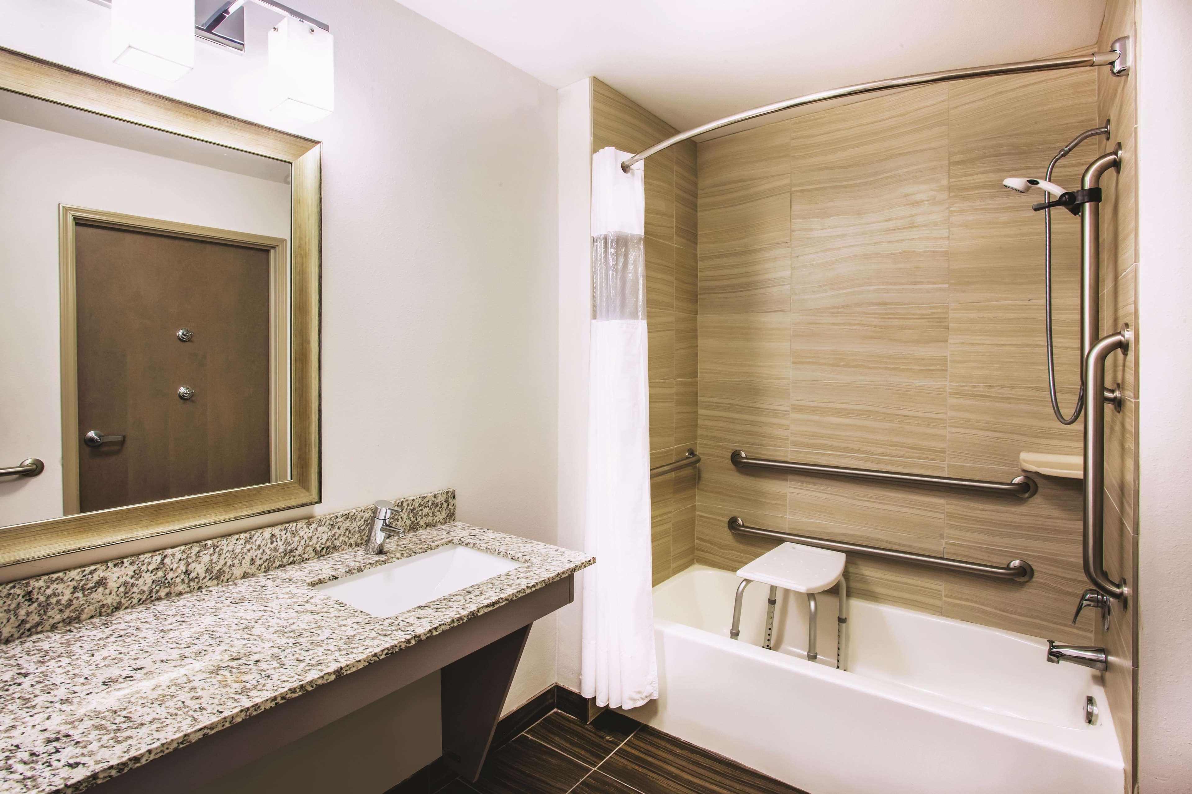 La Quinta By Wyndham St. Paul-Woodbury Hotel Buitenkant foto