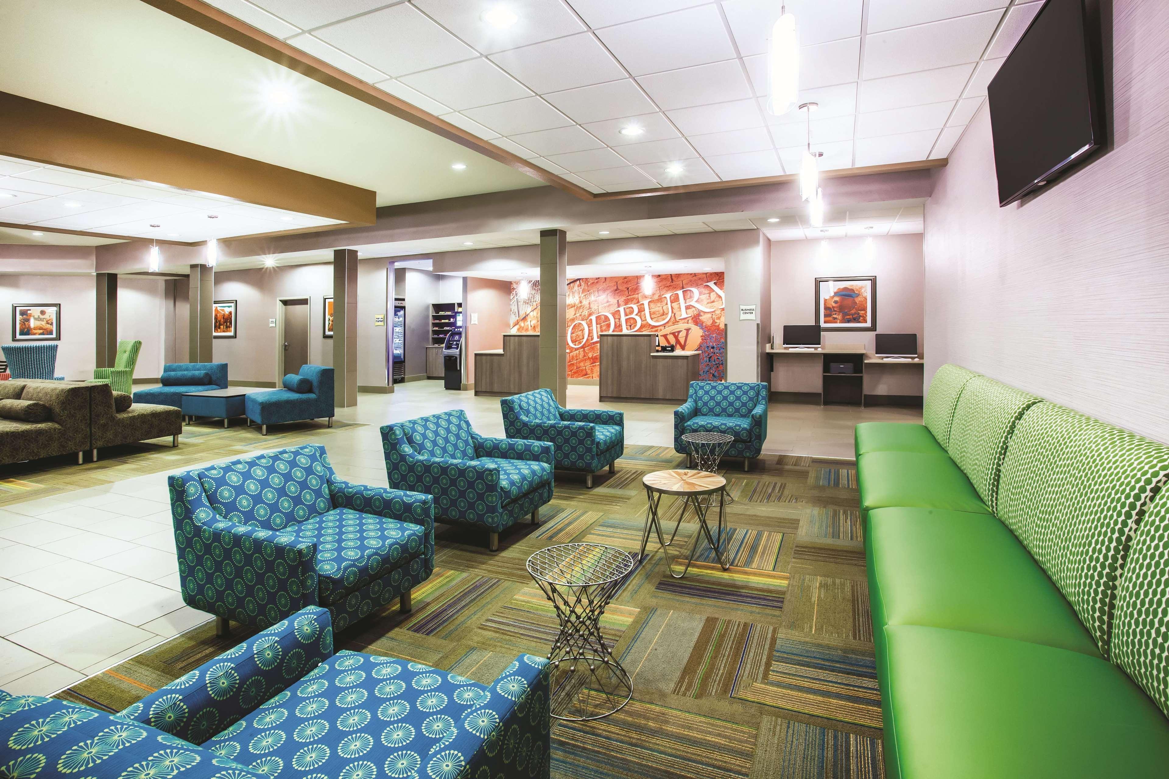 La Quinta By Wyndham St. Paul-Woodbury Hotel Buitenkant foto