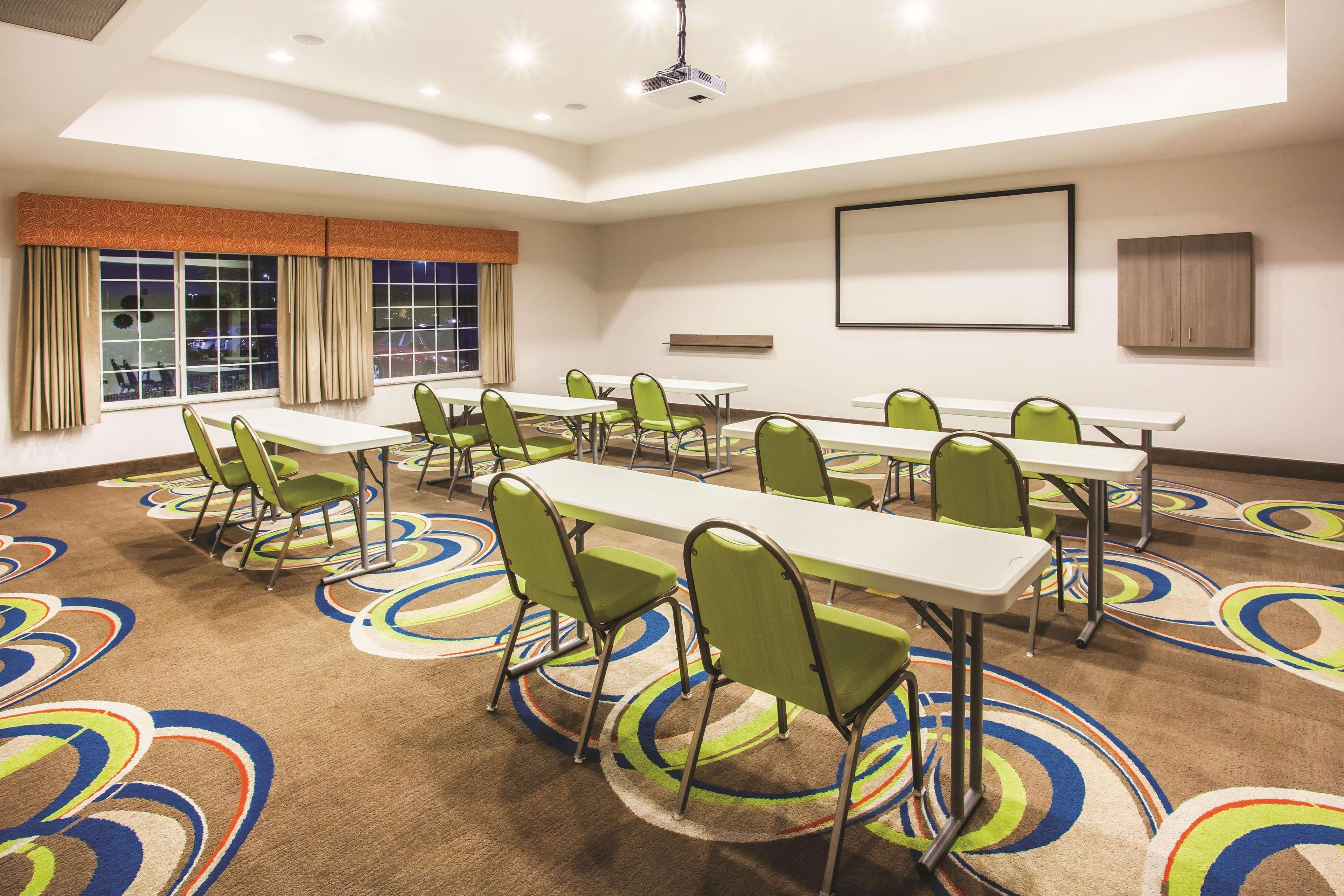 La Quinta By Wyndham St. Paul-Woodbury Hotel Buitenkant foto